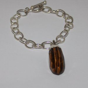 Bracelet with tiger eye accent